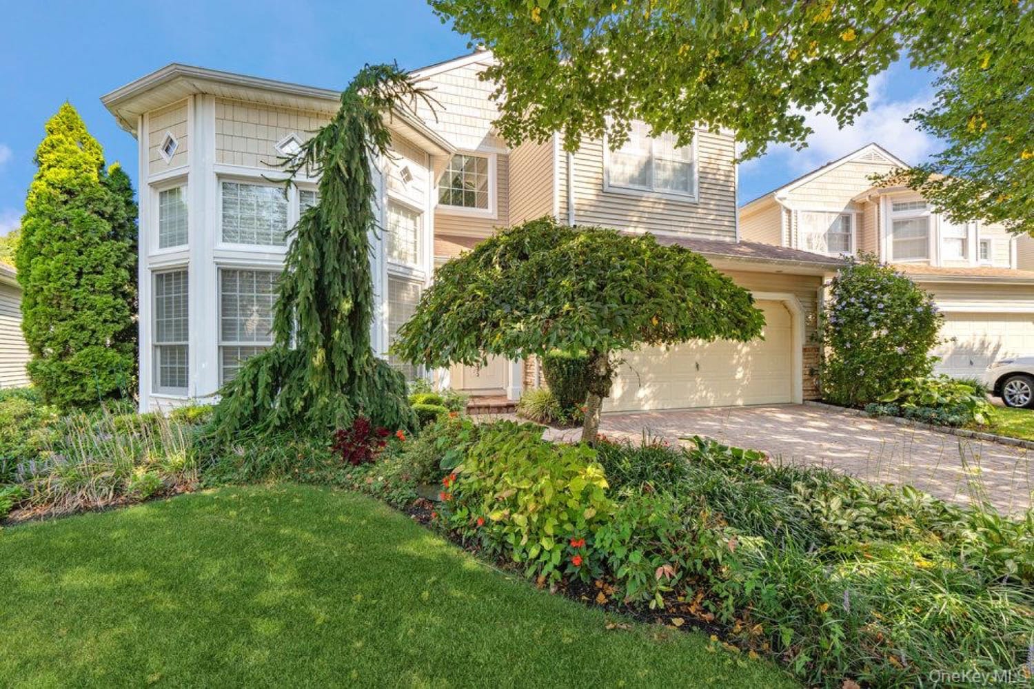 The Hamlet at Olde Oyster Bay — The Hamlet at Olde Oyster Bay, Plainview